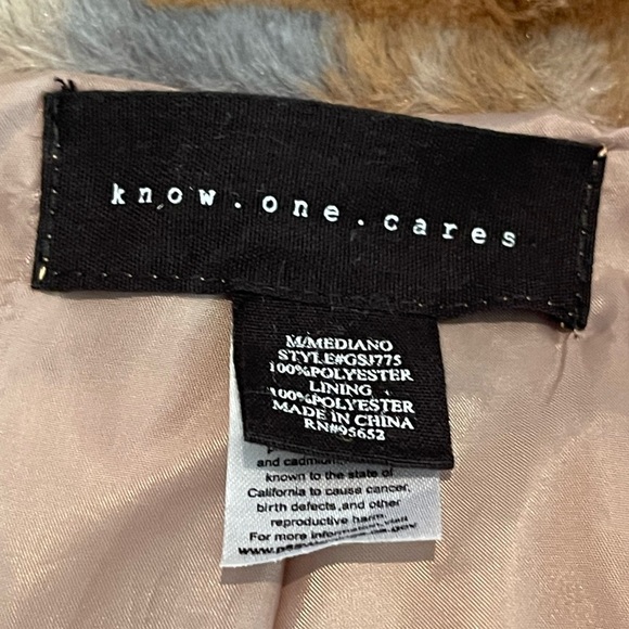 Know one cares fuzzy plaid bomber jacket shacket - Picture 3 of 7